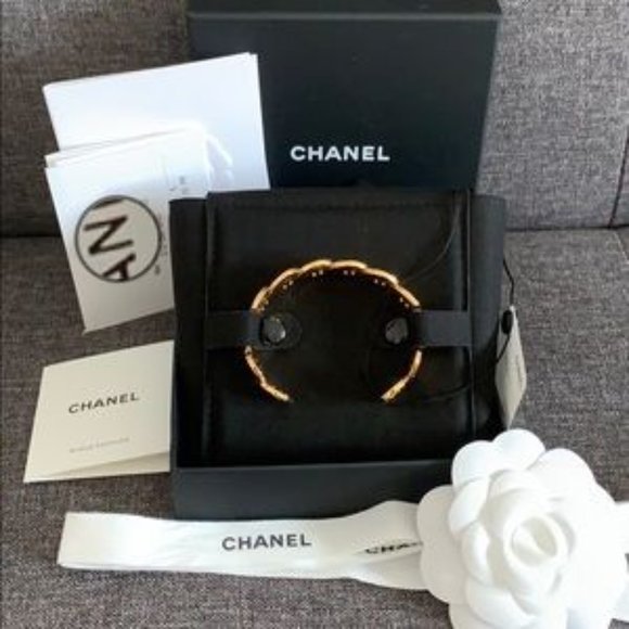 NIB Chanel 20A Paris Button Cuff Bracelet - Picture 8 of 12